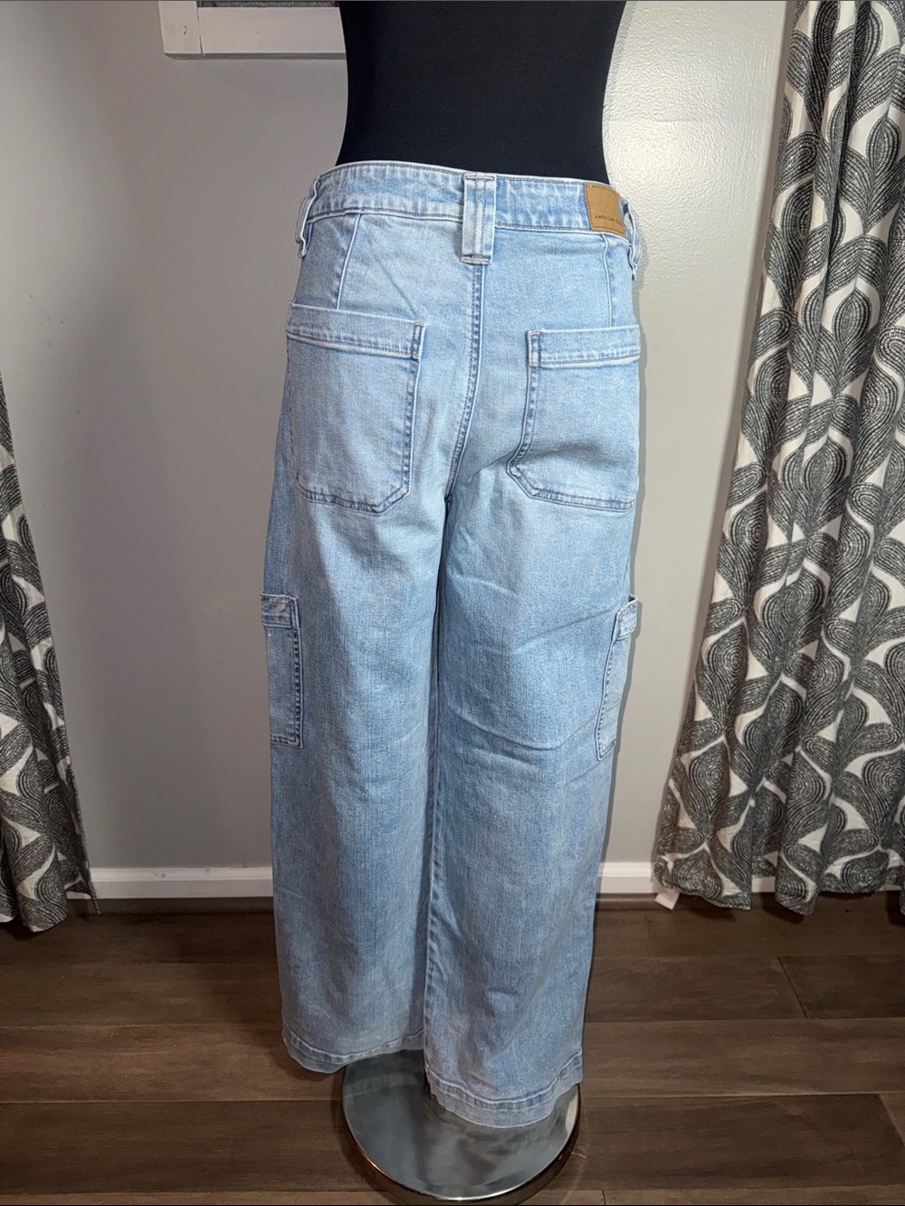 American Eagle Light Wash Stretch Denim Cargo Wide Leg Pants Size 4 - Picture 6 of 11
